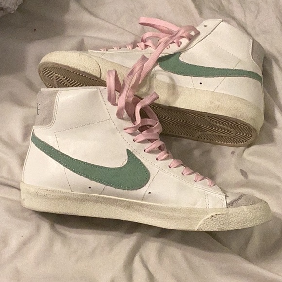 Nike Pink And Green Blazer Mid Men’s Size 9 - Picture 4 of 5